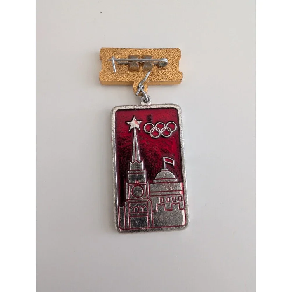 Vintage USSR Moscow 1980 Olympic Kremlin Dangle Enamel Pin Badge XXII Games Rare